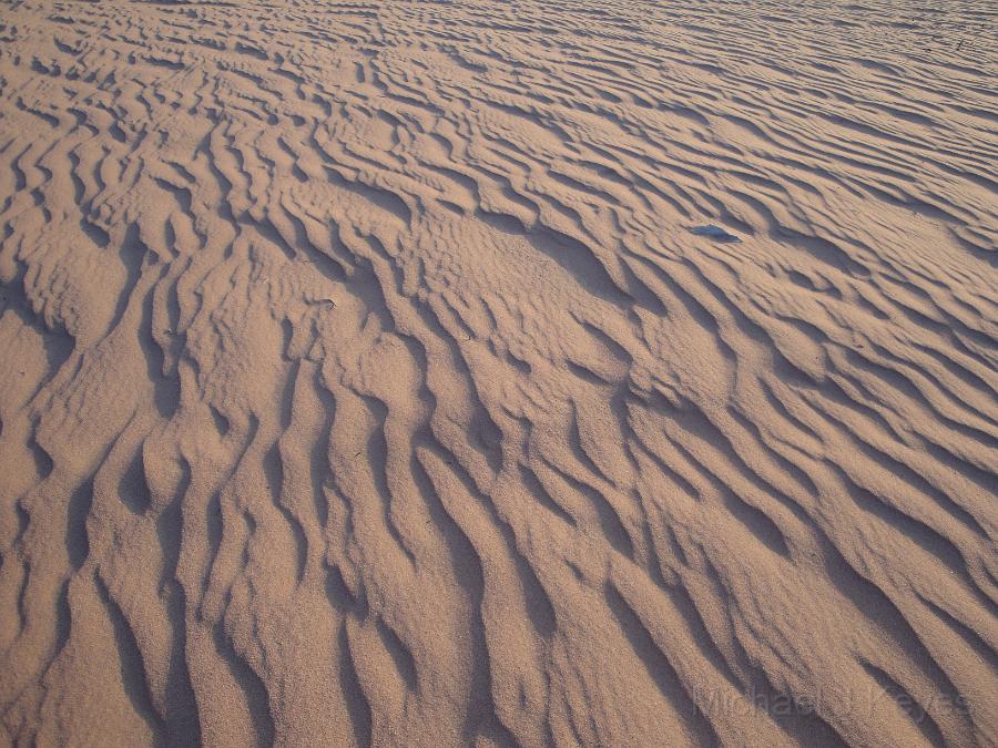 IMG_8176 DSC05273.JPG - Waves in the sand